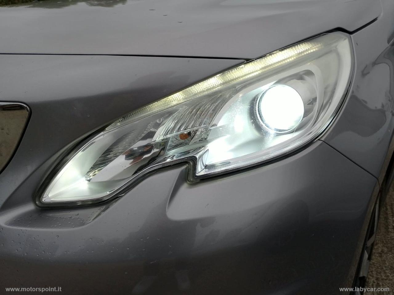 PEUGEOT 2008 BlueHDi 100 S&S Allure
