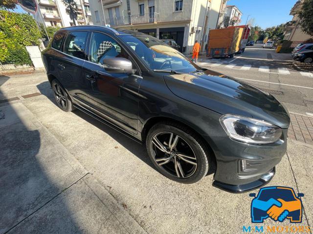 VOLVO XC60 D4 AWD doppio treno di gomme