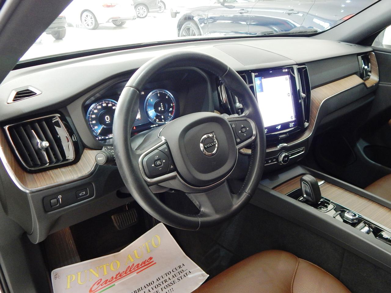 Volvo XC60 2.0 B4 Momentum Pro AWD Aut TETTO-NAVI-PELLE-KAMER