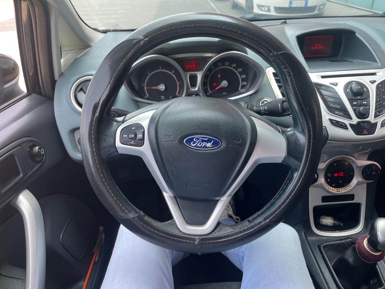 Ford Fiesta 1.4 TDCi 70CV 5 porte Titanium