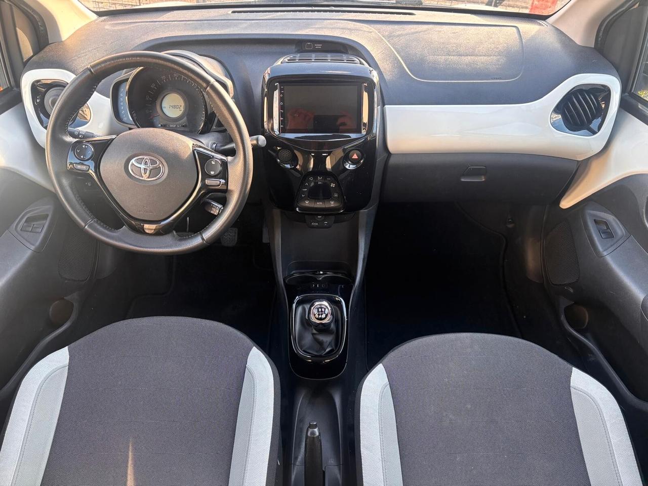 Toyota Aygo 1.0 VVT-i 69 CV 5 porte x-play *NEOPATENTATO*