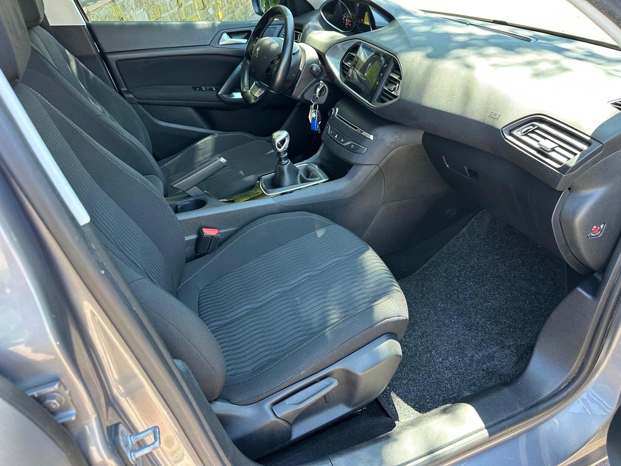 Peugeot 308 BlueHDi 120 S&S SW Allure