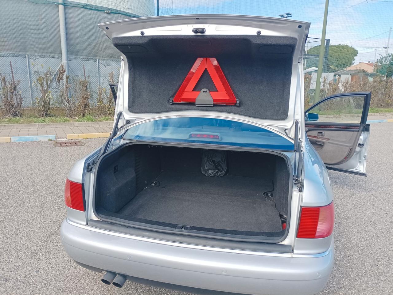 Audi A8 S8 4.2 V8 40V cat quattro