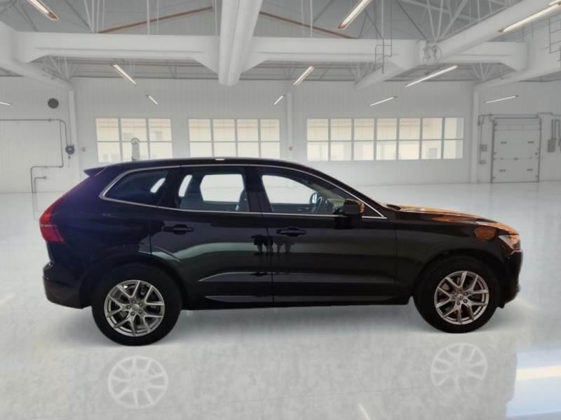 VOLVO XC60 B4 D AWD automatico Momentum Pro