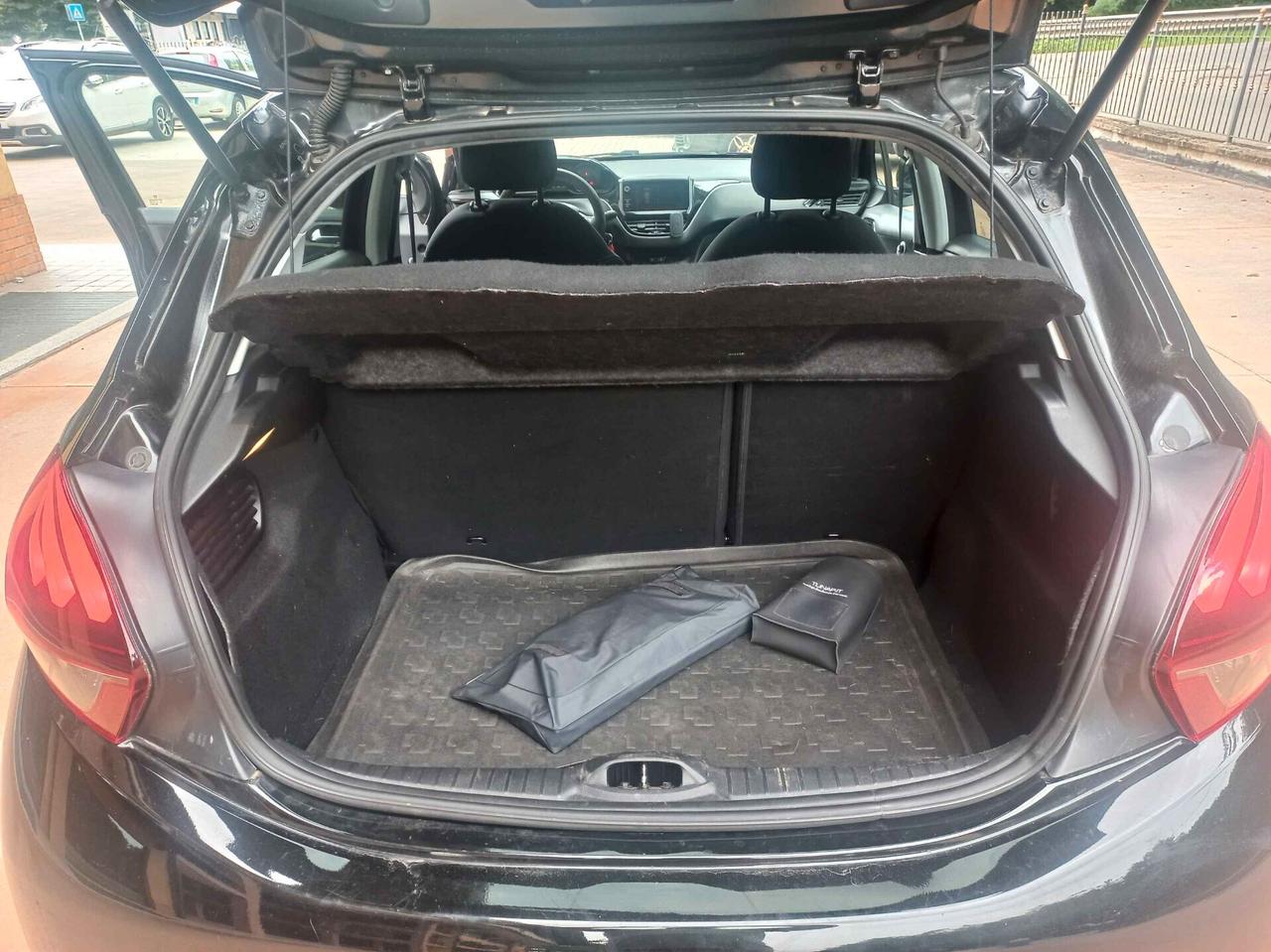 Peugeot 208 BlueHDi 75 5 porte Touch