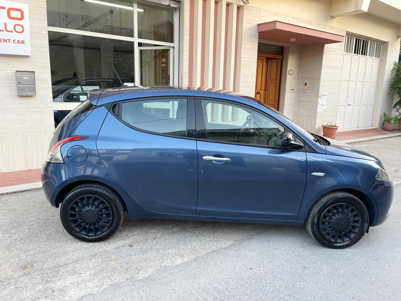 Lancia Ypsilon 1.0 Hybrid Ecochic Elefantino 2022