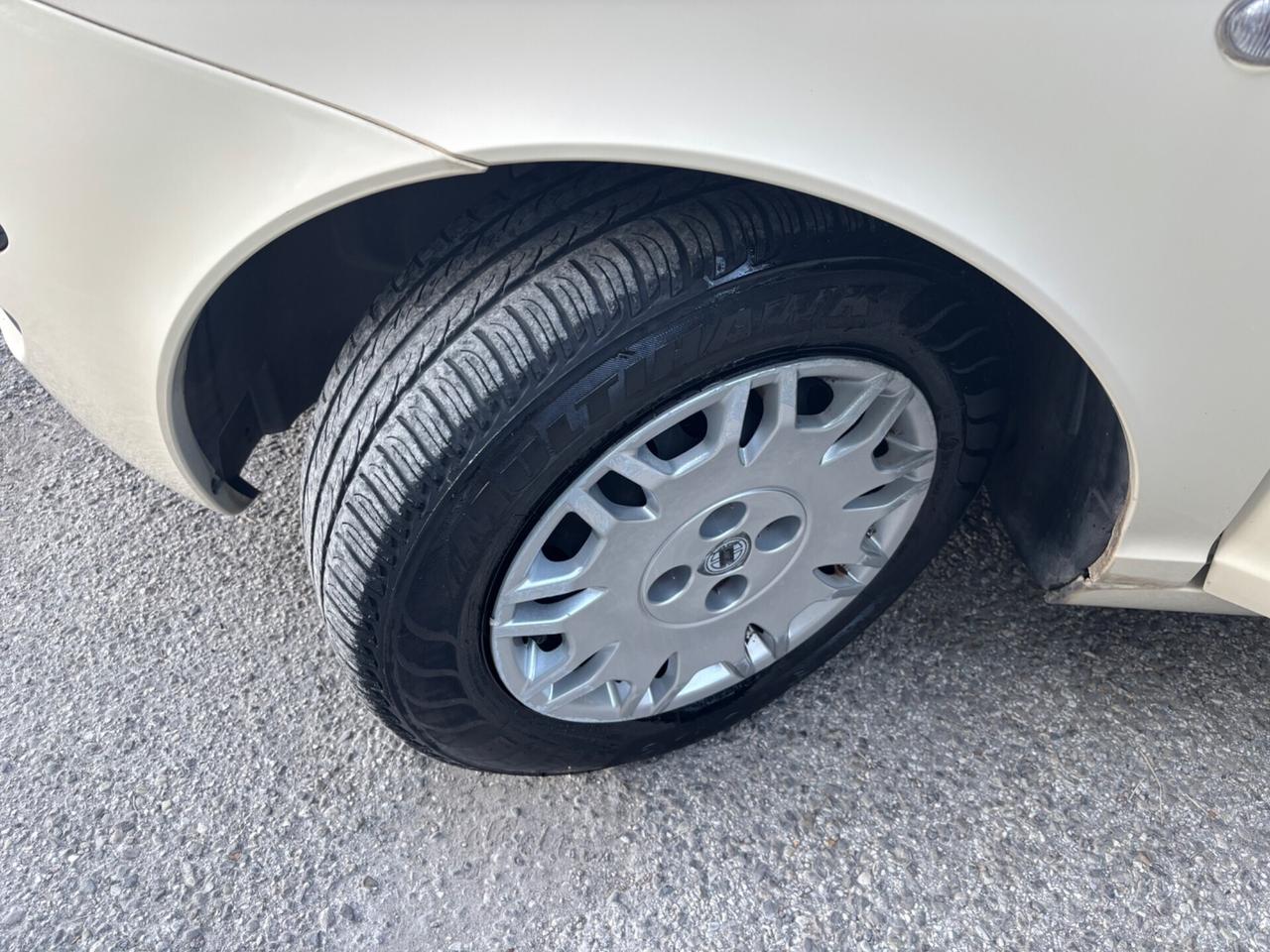 Lancia Ypsilon 1.2 OK NEOPATENTATI km 48000