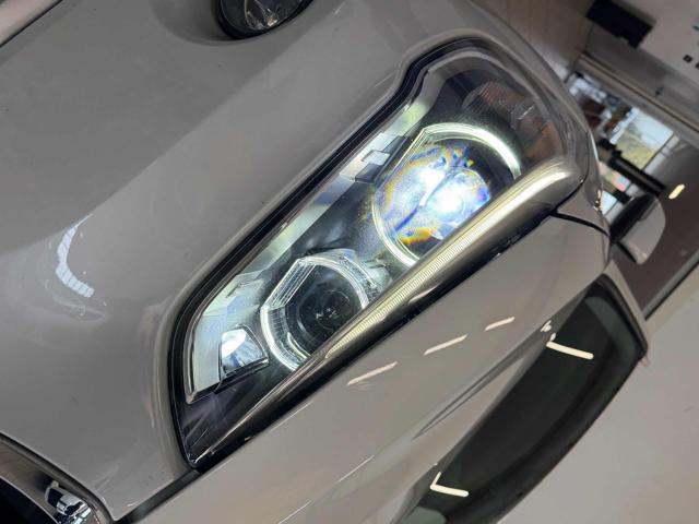 BMW X1 sDrive18d X line //LED//18//NAVI//