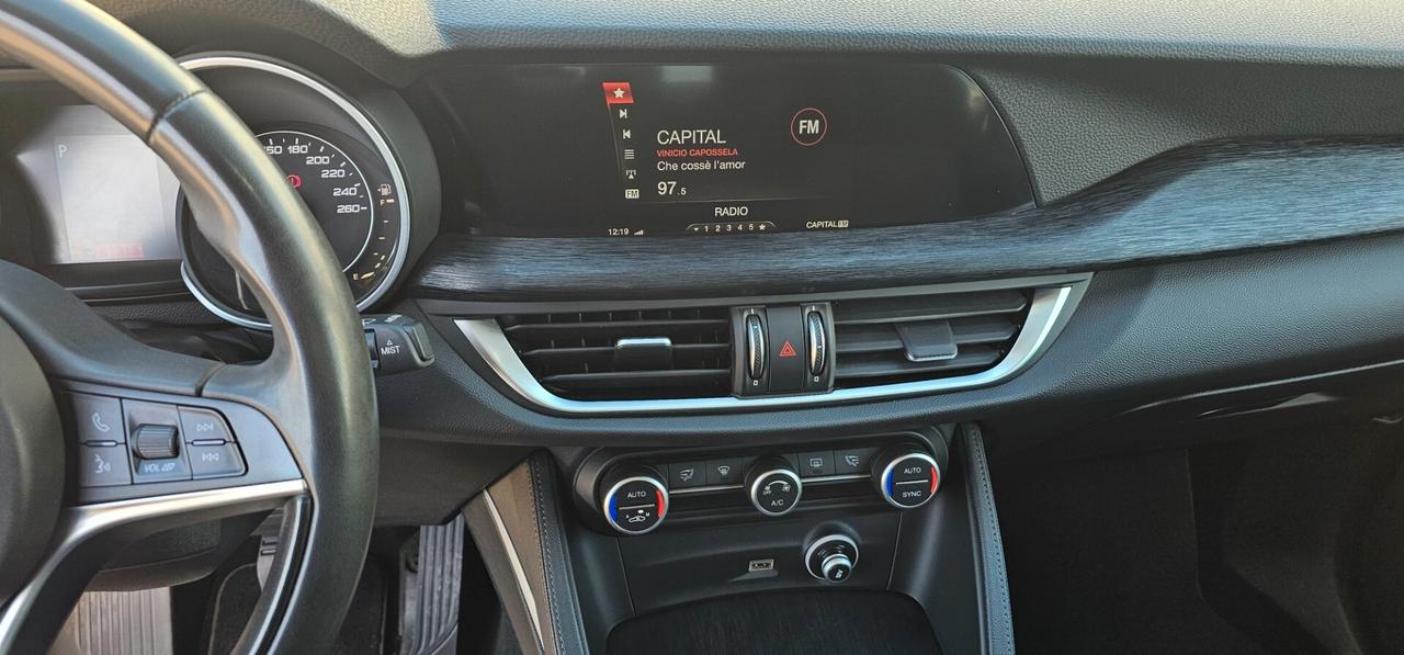 Alfa Romeo Stelvio 2.2 Turbodiesel 160 CV AT8 RWD Sport-Tech