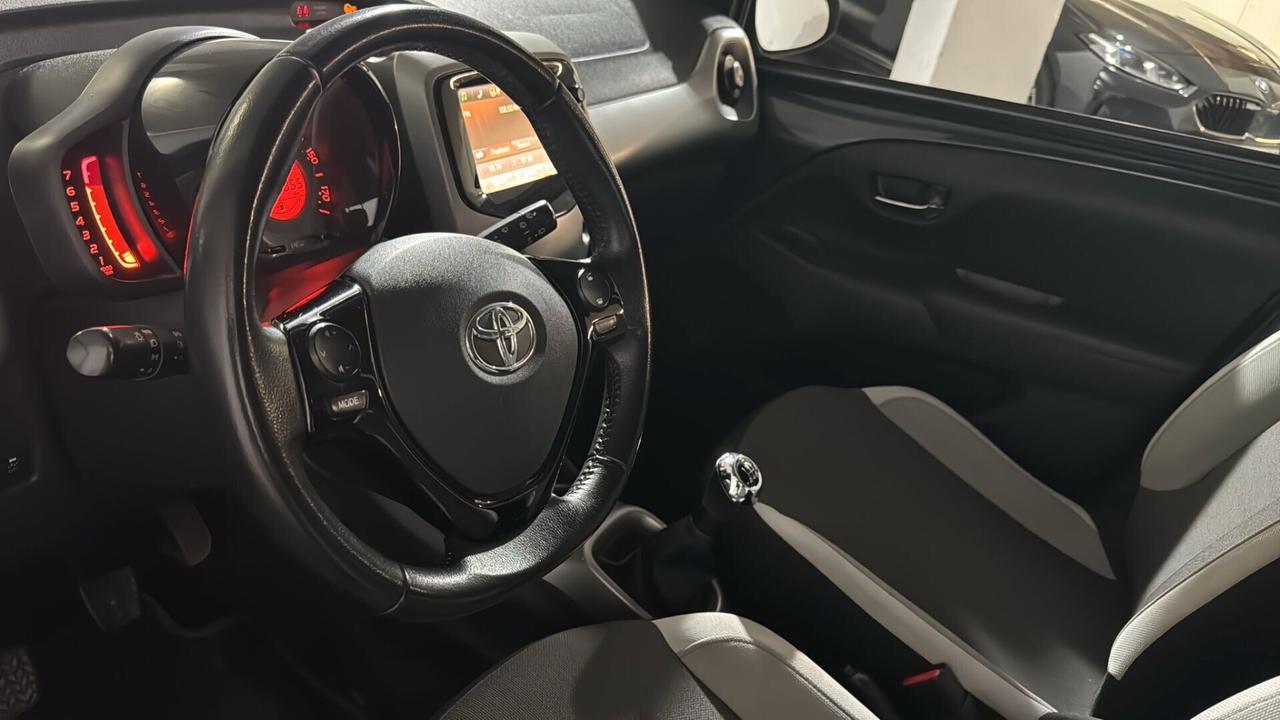 Toyota Aygo 1.0 VVT-i 72 CV 5 porte x-cool