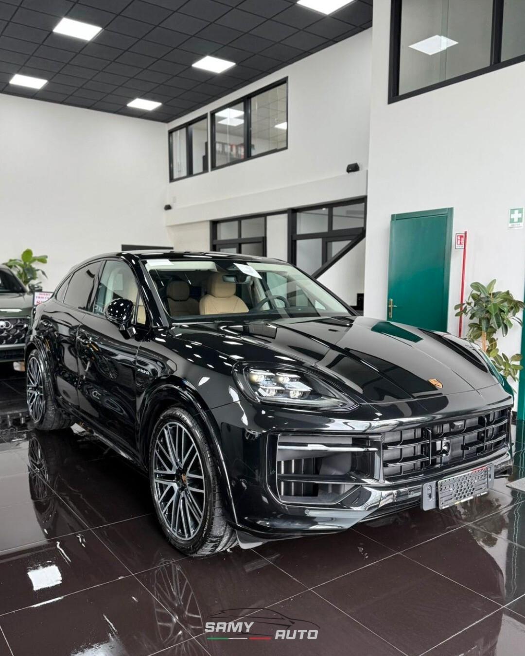 Porsche Cayenne Coupé 3.0 V6 E-Hybrid Black Edition