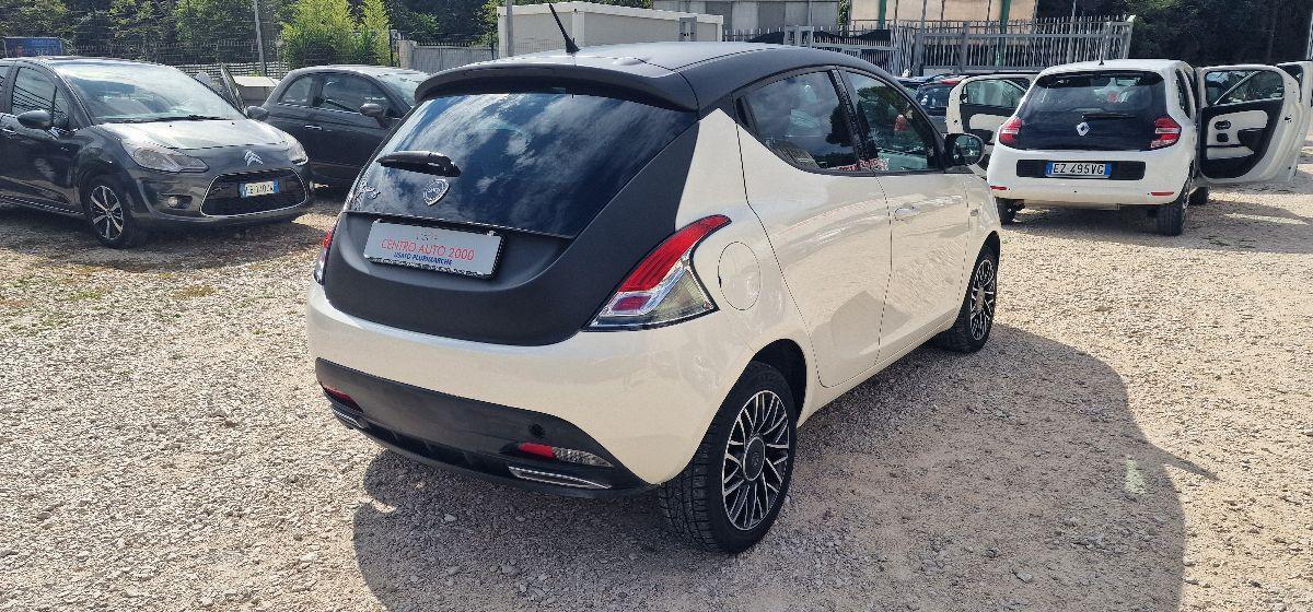 LANCIA Ypsilon 1.2 69 CV 5 porte GPL Ecochic S Momodesign