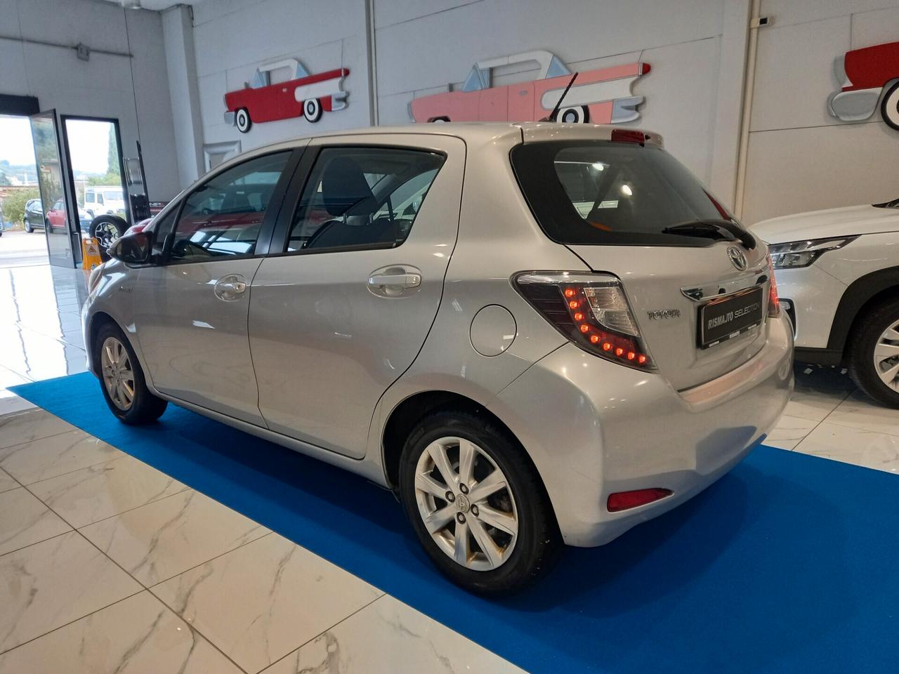 Toyota Yaris 1.5 FULL HYBRID Lounge