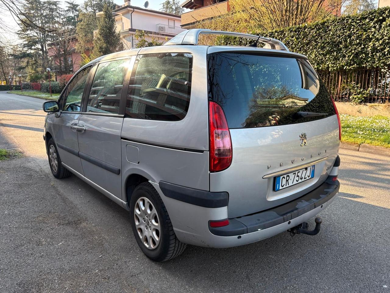 Peugeot 807 2.0 16V SR