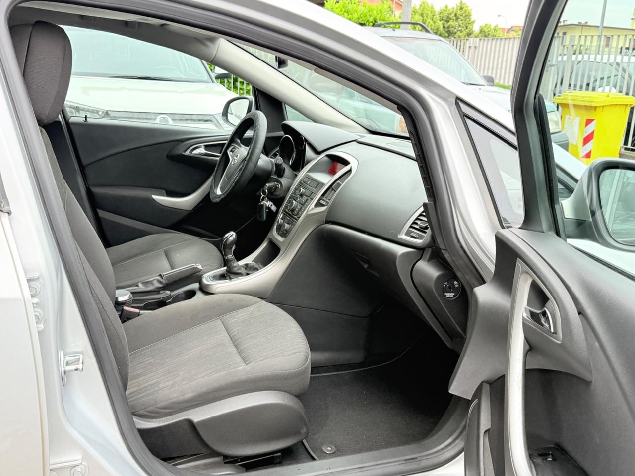 Opel Astra 1.6 115CV 5 porte Cosmo