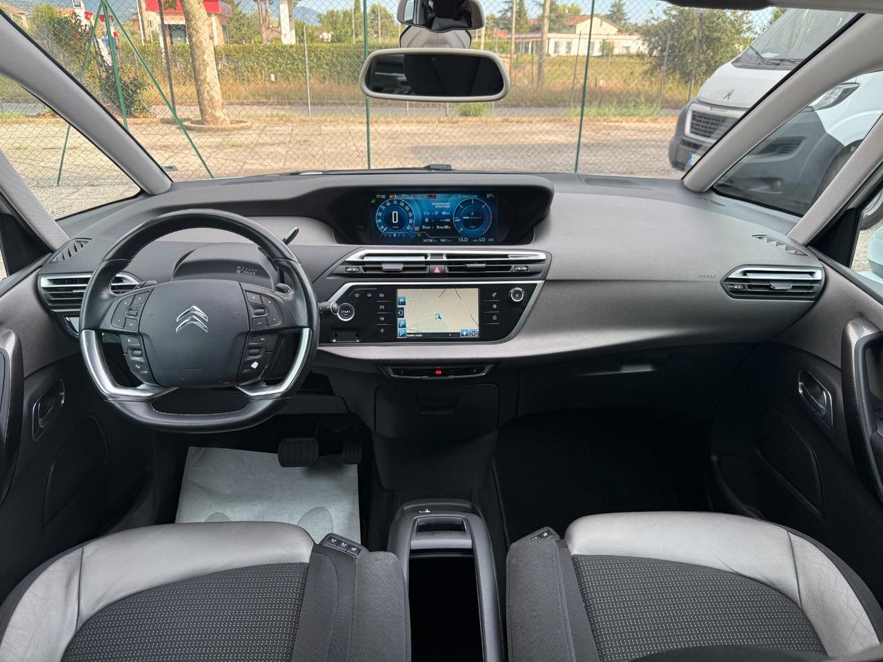 "FULL FULL" Citroen C4 Picasso BlueHDi 150 cv EAT6