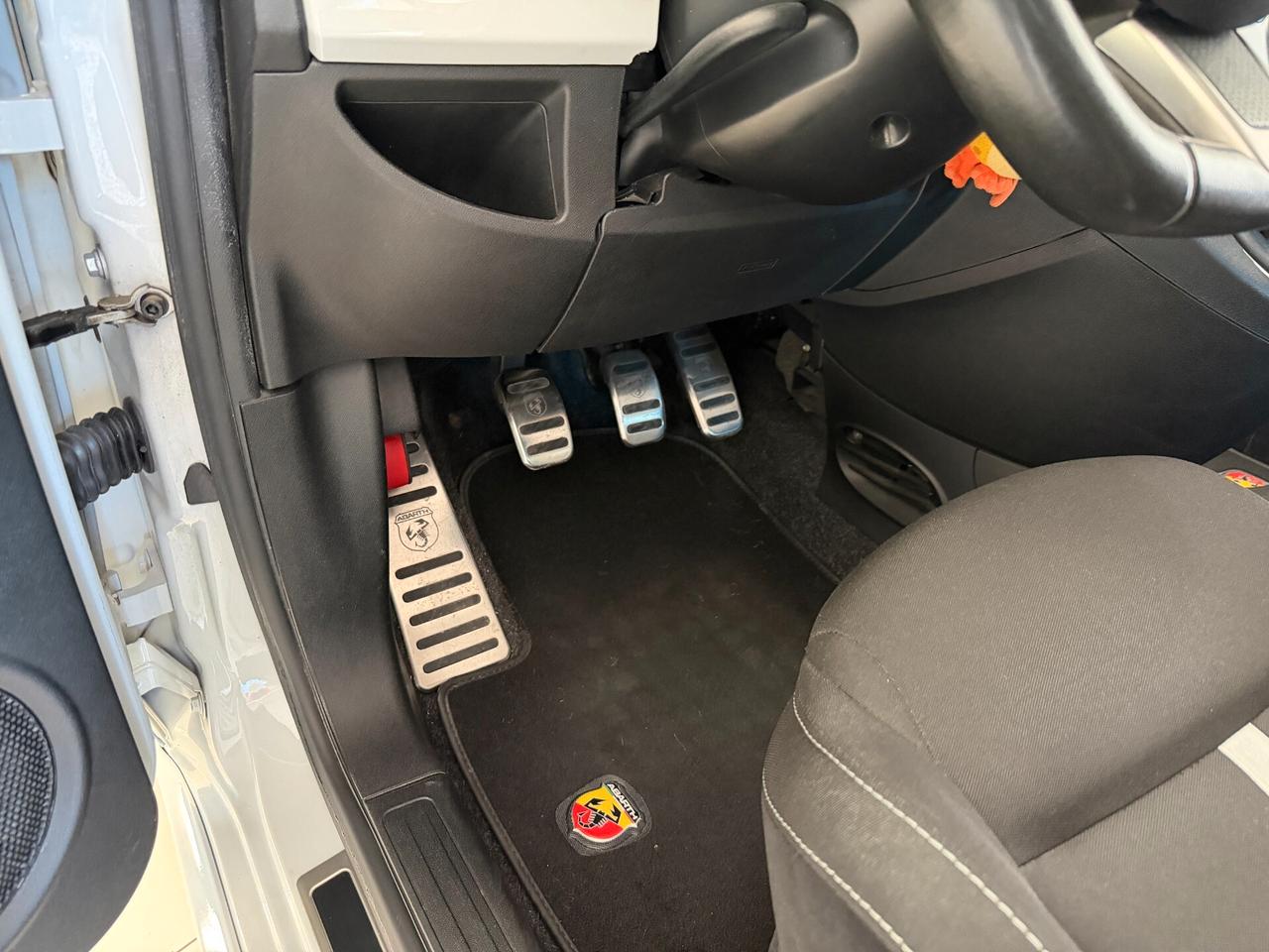 Abarth 500 1.4 Turbo T-Jet Custom