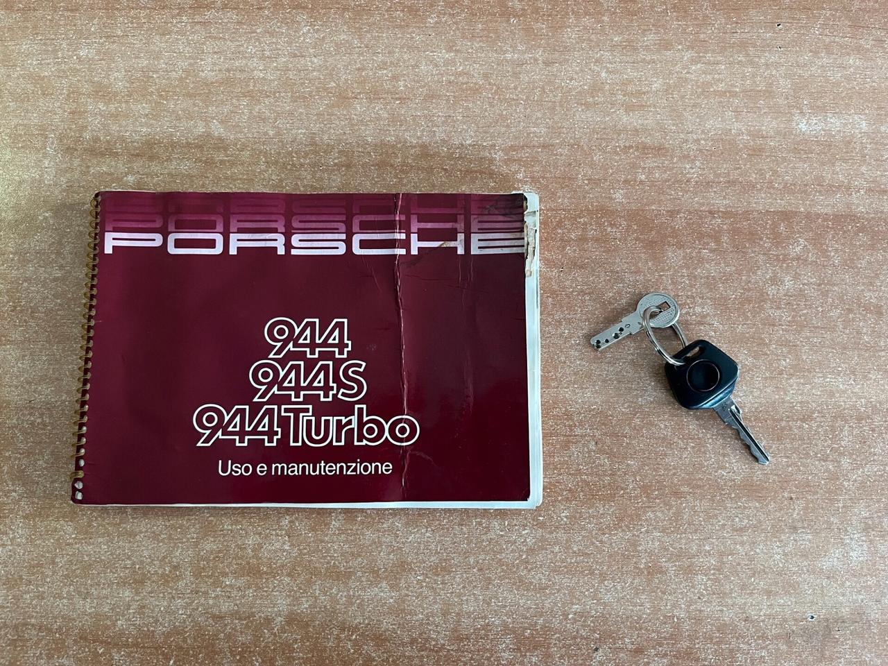 Porsche 944 Turbo cat