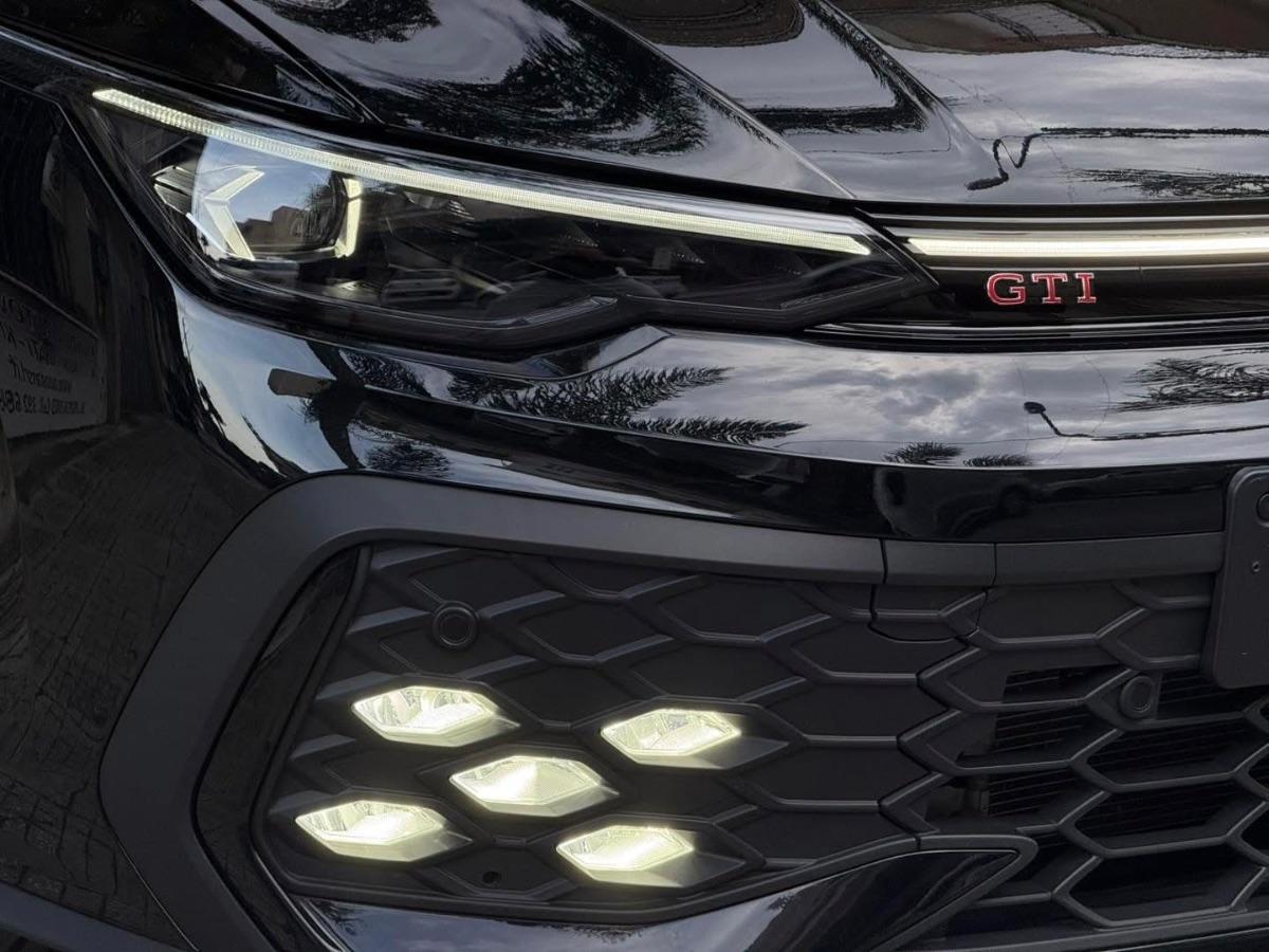 Volkswagen Golf 8.5 GTI 2.0 TSI 265CV