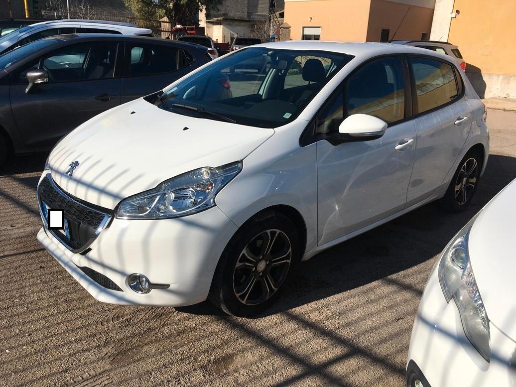 Peugeot 208 1.4 HDi 68 CV 5 porte Allure