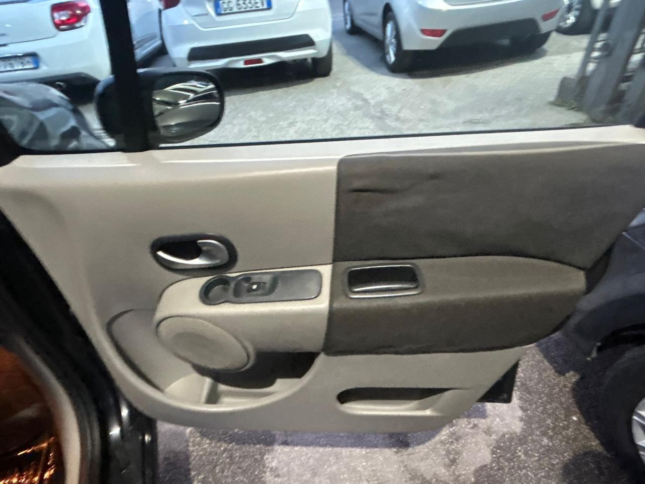 Renault Modus 1.2 16V Luxe Privilège