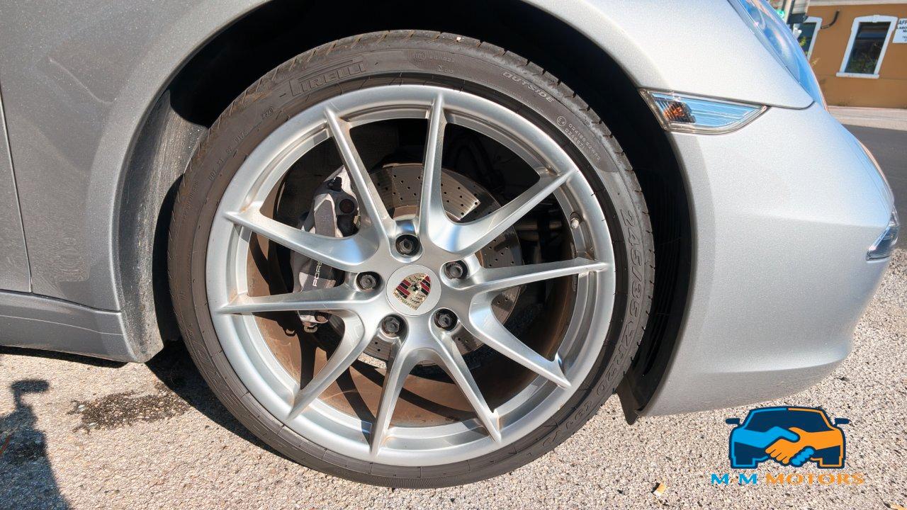 Porsche 911 Coupe 3.4 Carrera 4