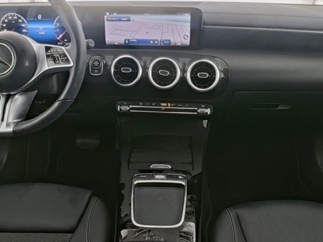 MERCEDES-BENZ CLA 180 Automatic Shooting Brake Advanced