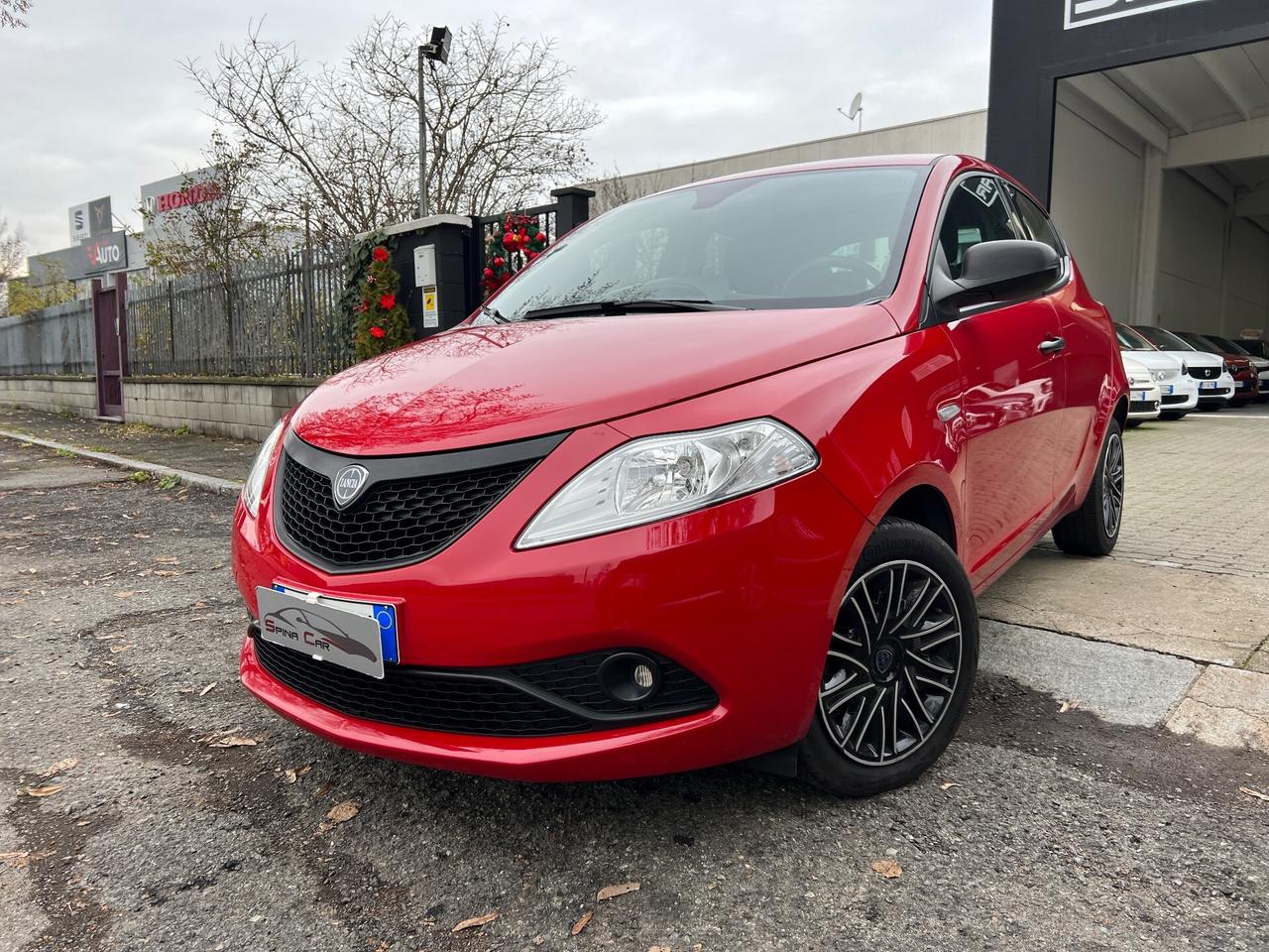 Lancia Ypsilon 1.0 FireFly 5 porte S&S Hybrid Ecochic Gold