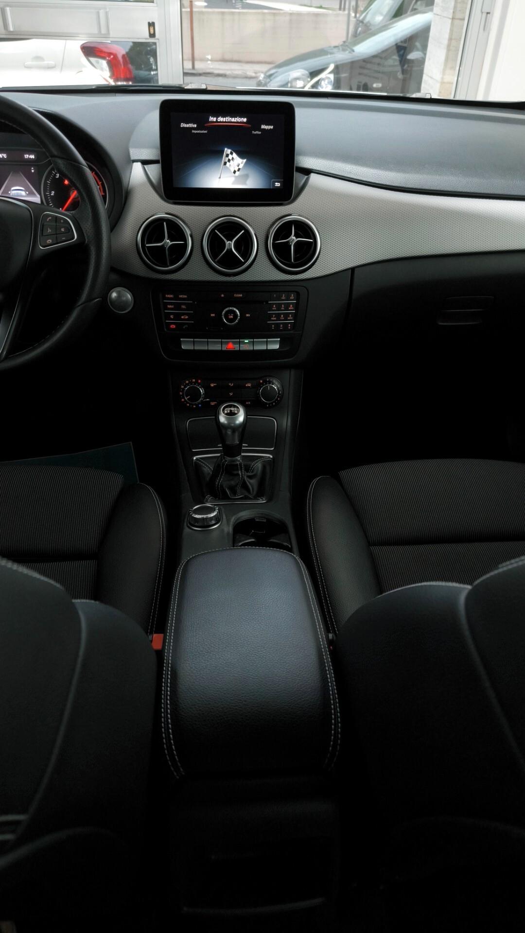 Mercedes-benz B 180 d Premium