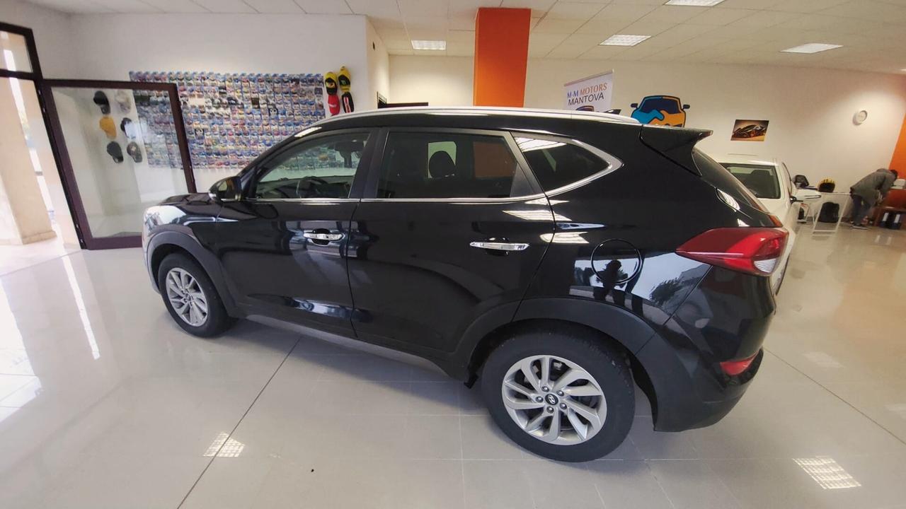 HYUNDAI TUCSON 1.7 CRDi XPossible 2W , (115CV)-OTTIME CONDIZIONI-ADATTA ANCHE A NEO PATENTATI