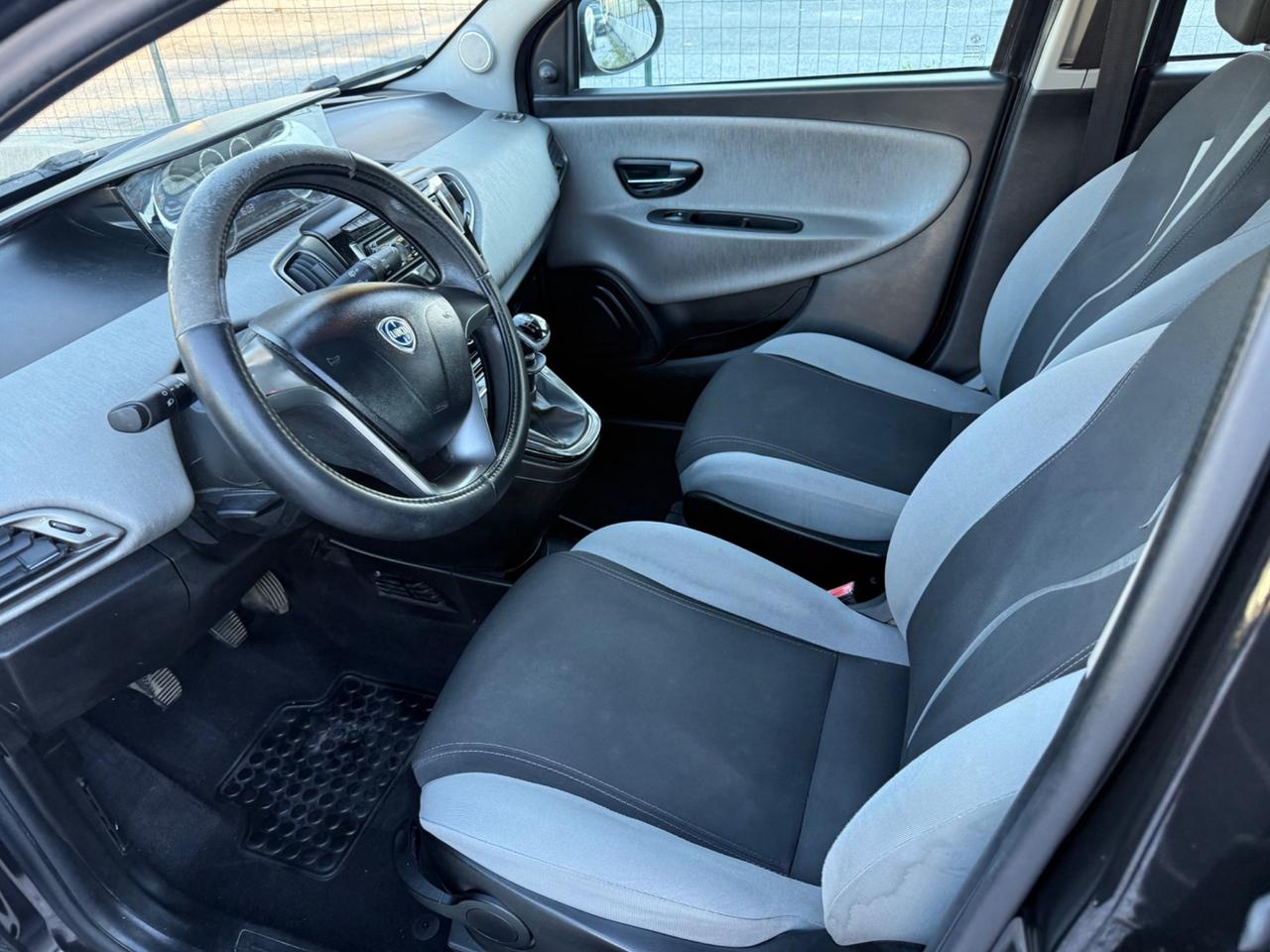 Lancia Ypsilon 1.2 69 CV 5 porte Platinum