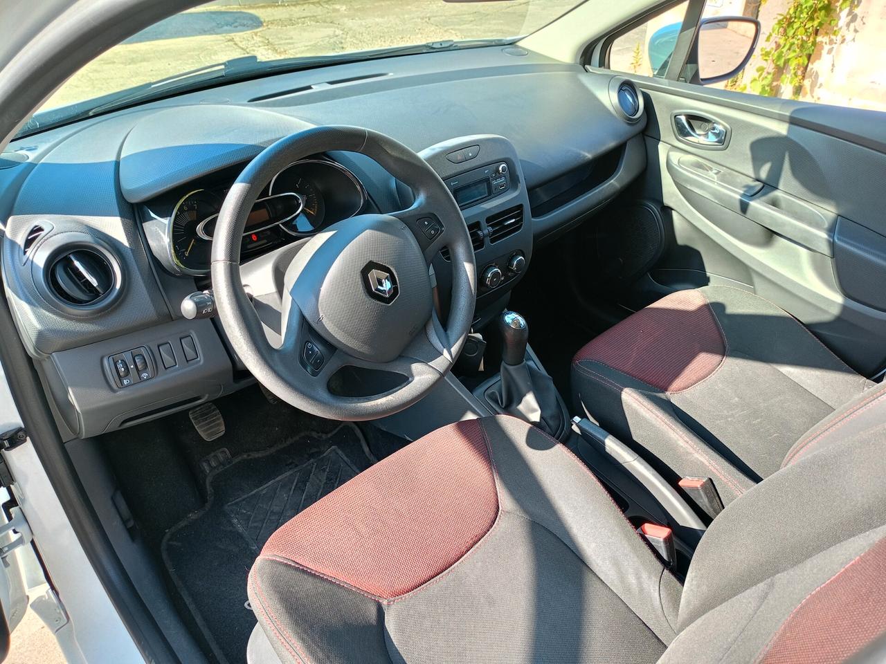 Renault Clio 1.200 BENZINA 5 porte PER NEO PATENTATI