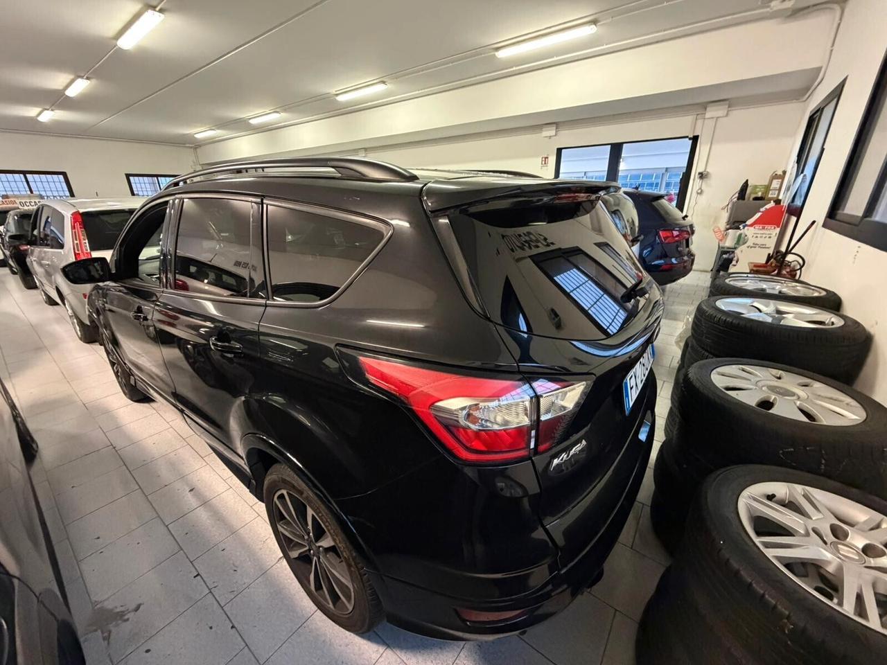 FORD KUGA 1.5 TDCI 120 CV S&S 2WD ST-Line