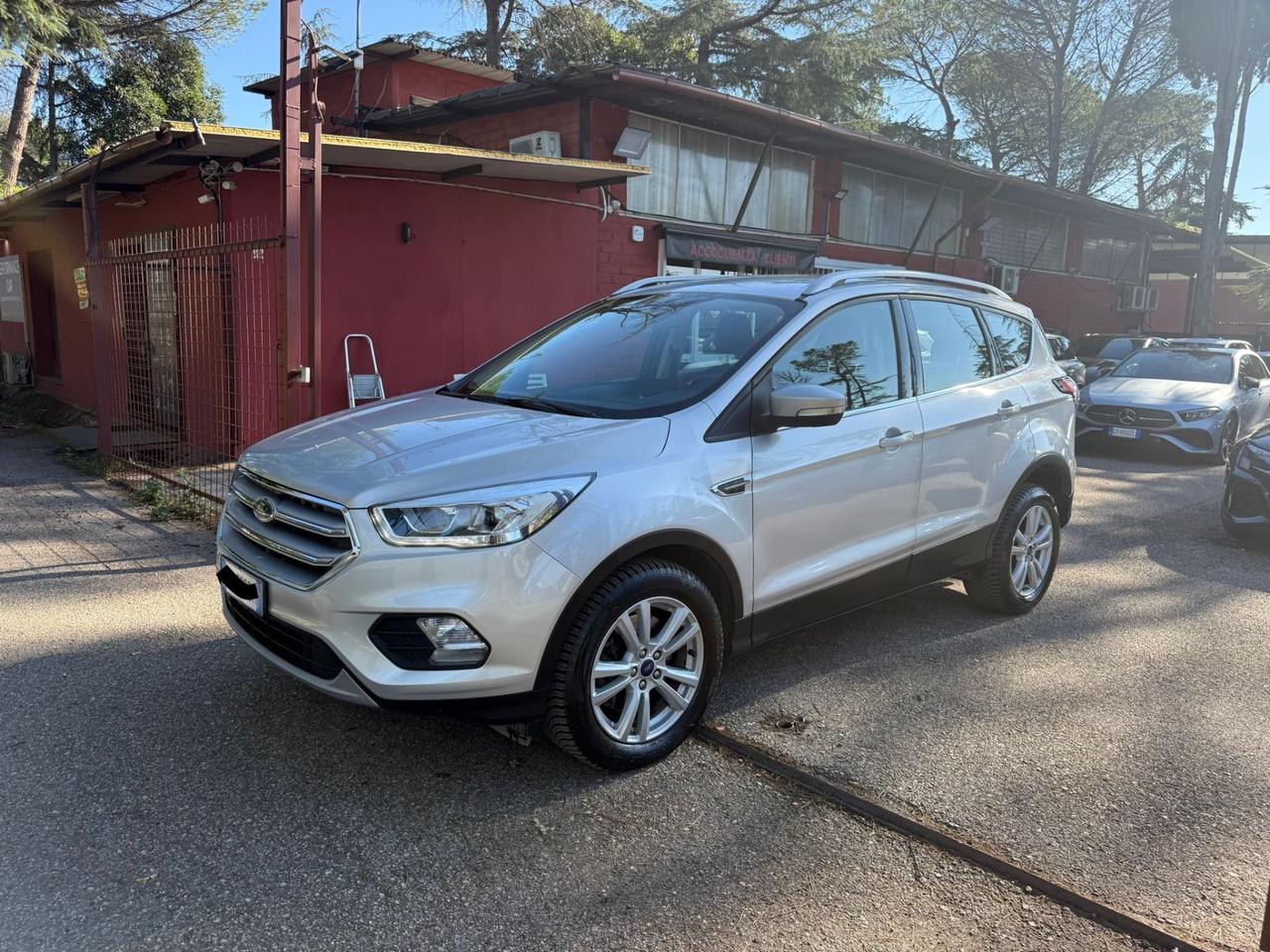 Ford Kuga 1.5 TDCI 120 CV S&S 2WD Powershift Titanium