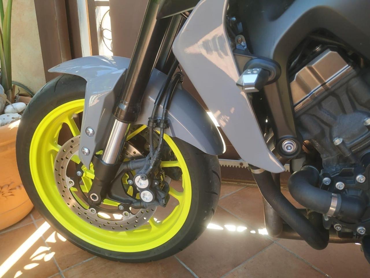 Yamaha MT-09 Grigio Nardo