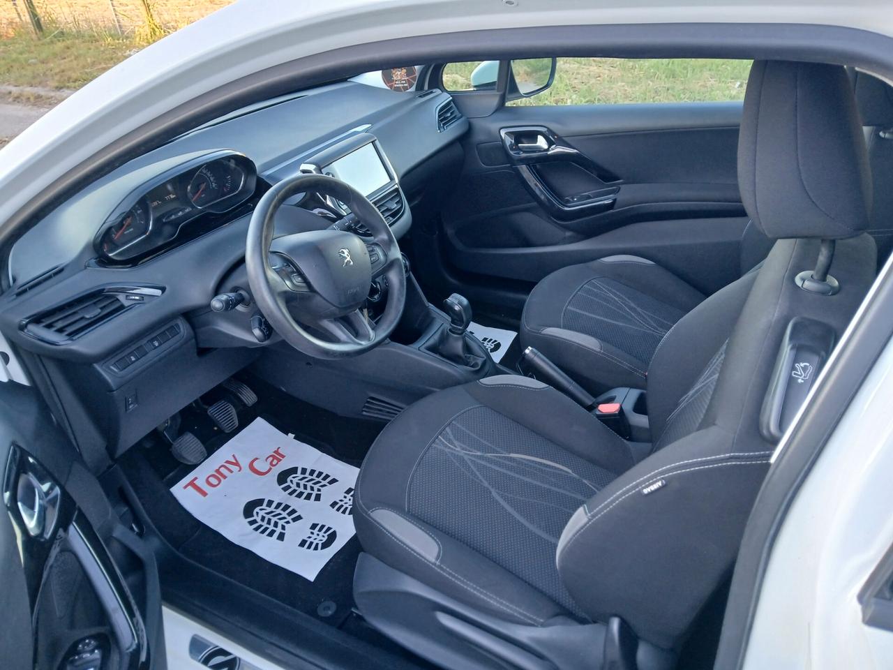 Peugeot 208 anno 2015 X Neopatentati KM CERTIFICATI
