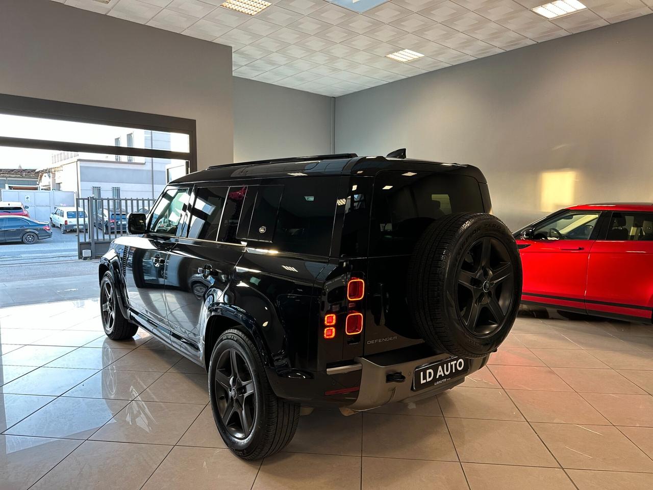 Land Rover Defender 110 3.0D I6 200 CV AWD Auto X-Dynamic SE GANCIO TRAINO