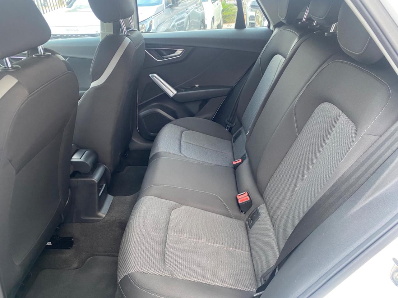Audi Q2 30 TDI Identity Black