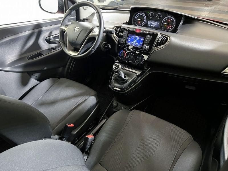 Lancia Ypsilon Ypsilon 1.0 FireFly 5 porte S&S Hybrid Ecochic Silver