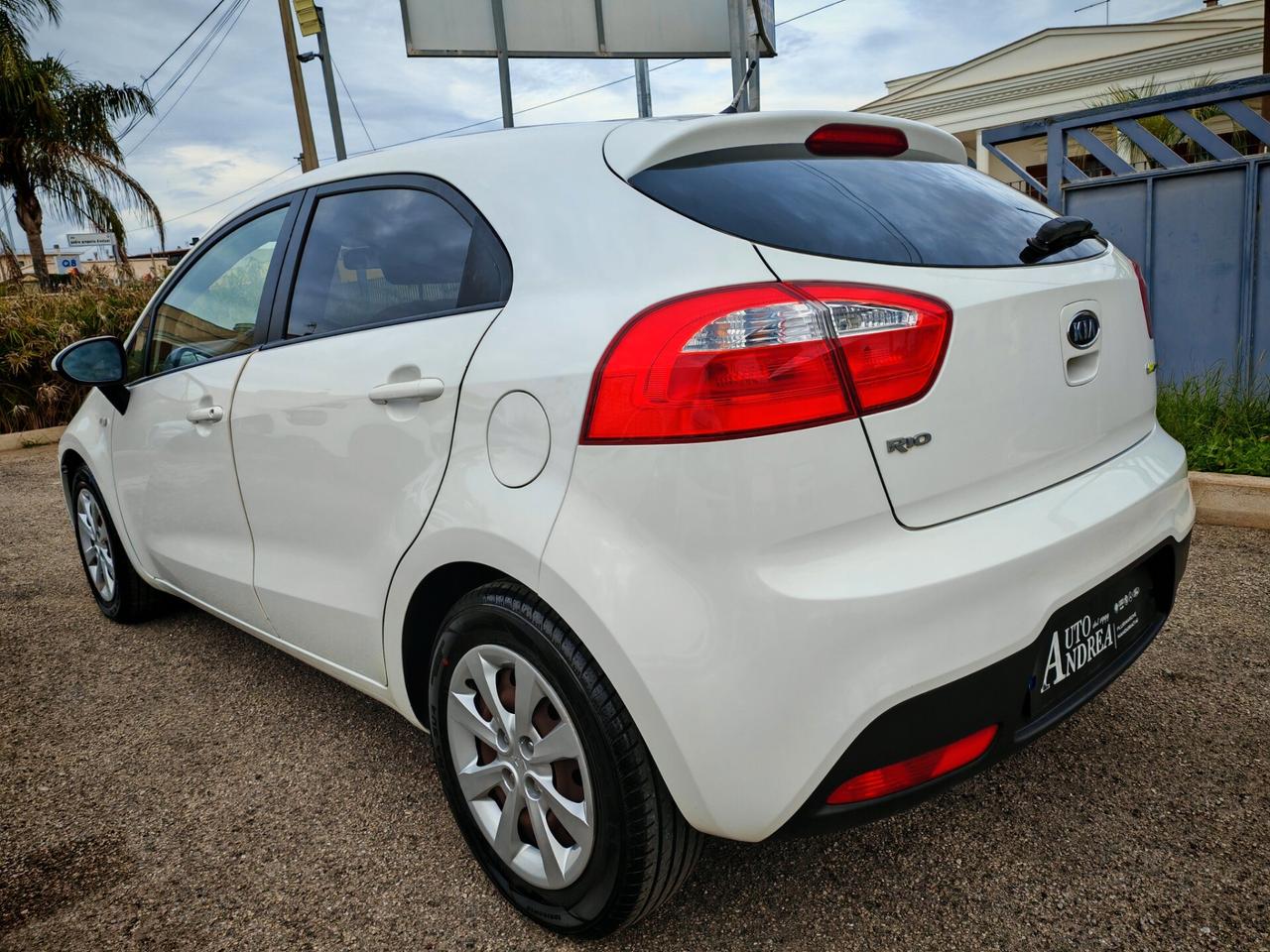 Kia Rio 1.1CRDi EX Plus Full Optional 2013