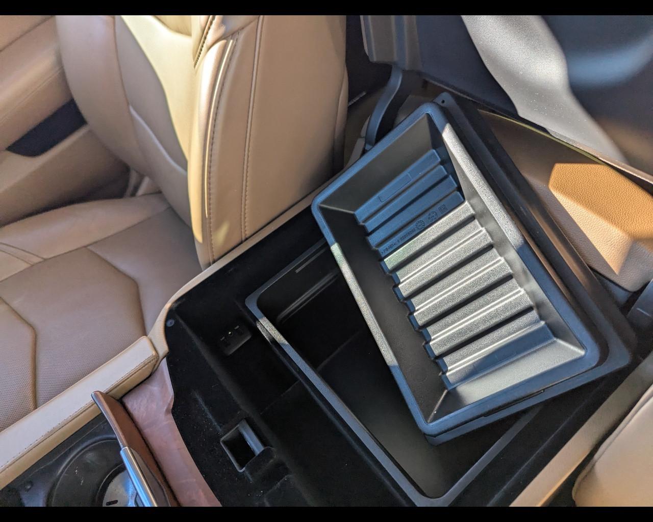 CADILLAC Escalade(2015-2019) - Escalade 6.2L V8 AT AWD Platinum