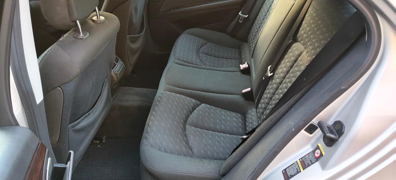 Mercedes E 200 K metano LEGGERE