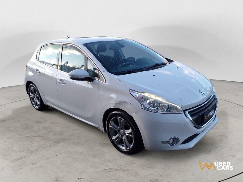 Peugeot 208 208