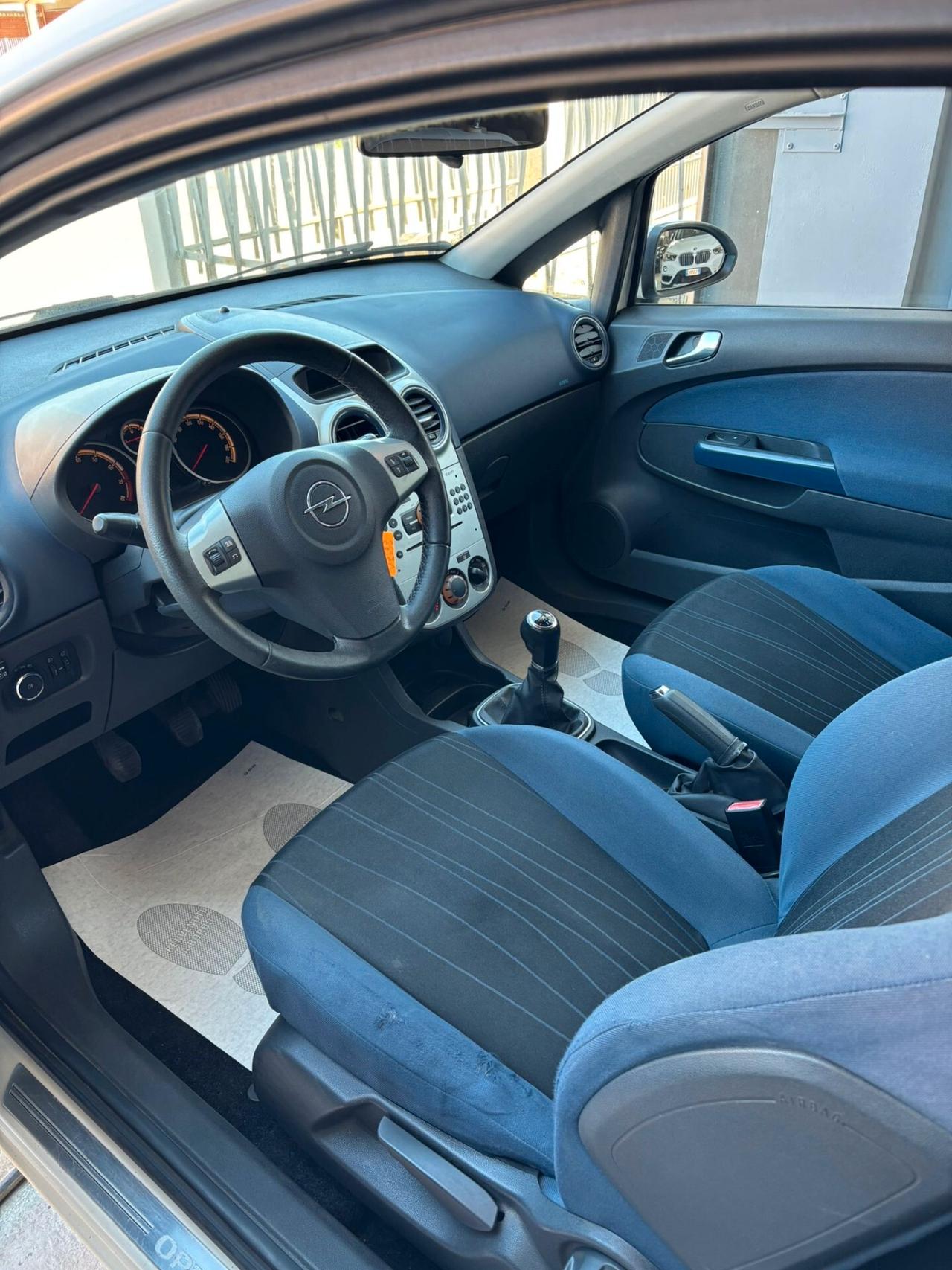 Opel Corsa 1.2 80CV 3 porte GPL-TECH Edition