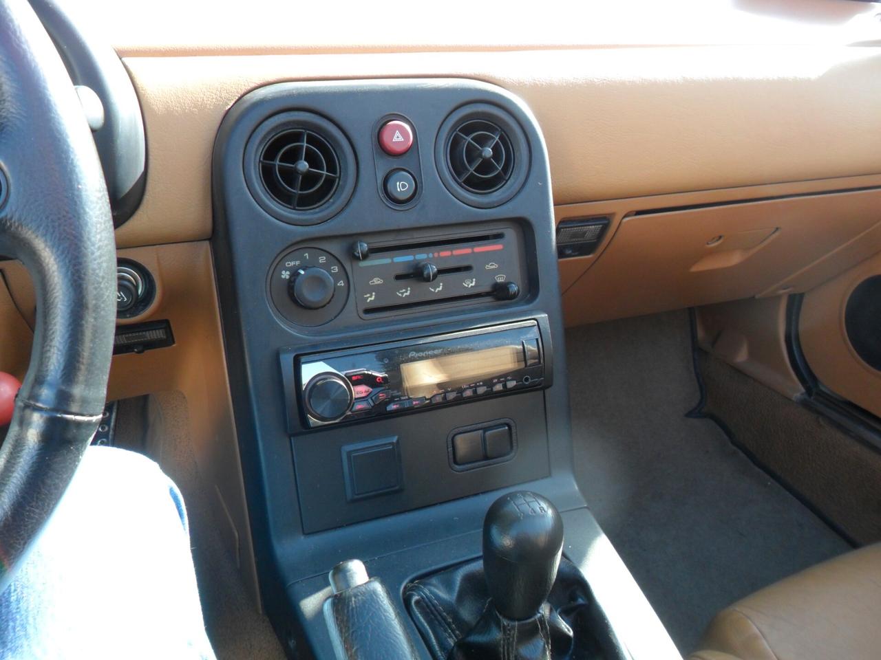Mazda MX-5 1.6i 16V cat CABRIO