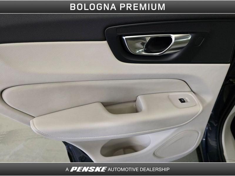 Volvo XC60 XC60 B4 (d) AWD automatico Plus Bright