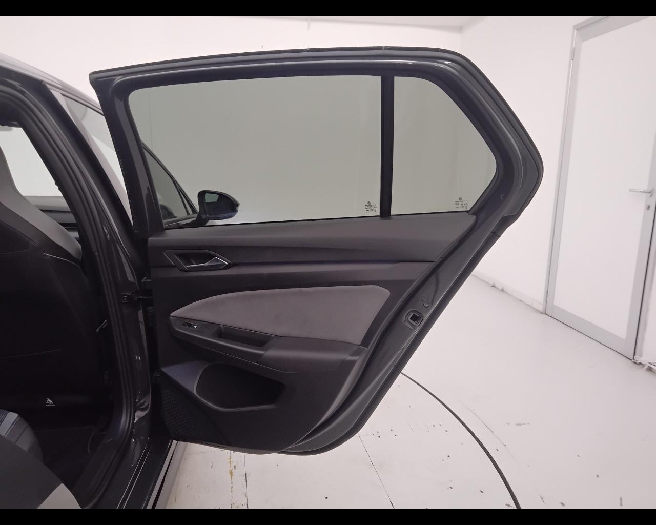 VOLKSWAGEN Golf VIII 2020 - Golf 1.5 tsi evo R-Line 130cv