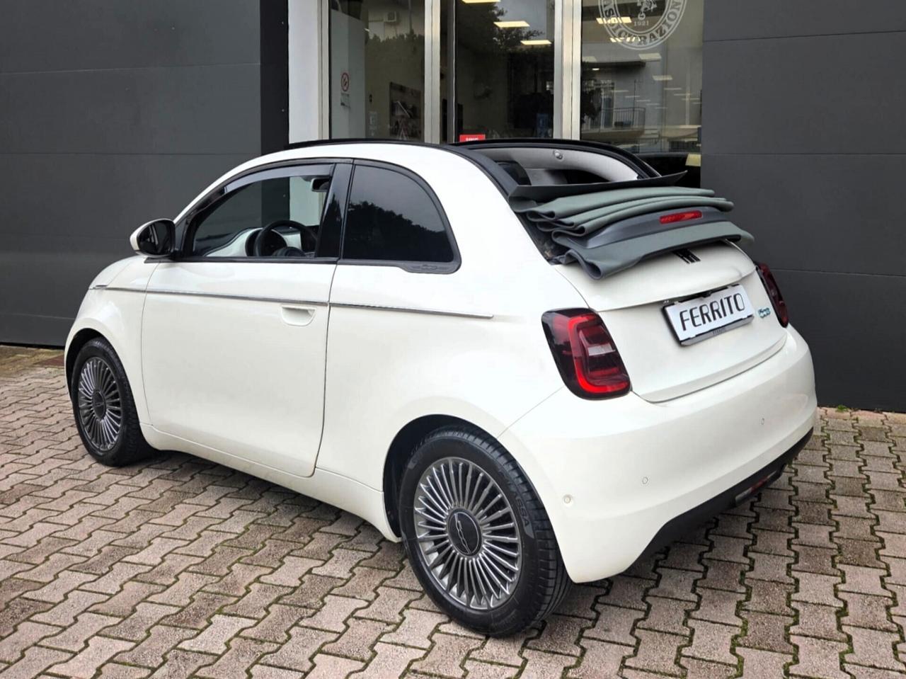 Fiat 500e Cabrio 42 kWh ICON