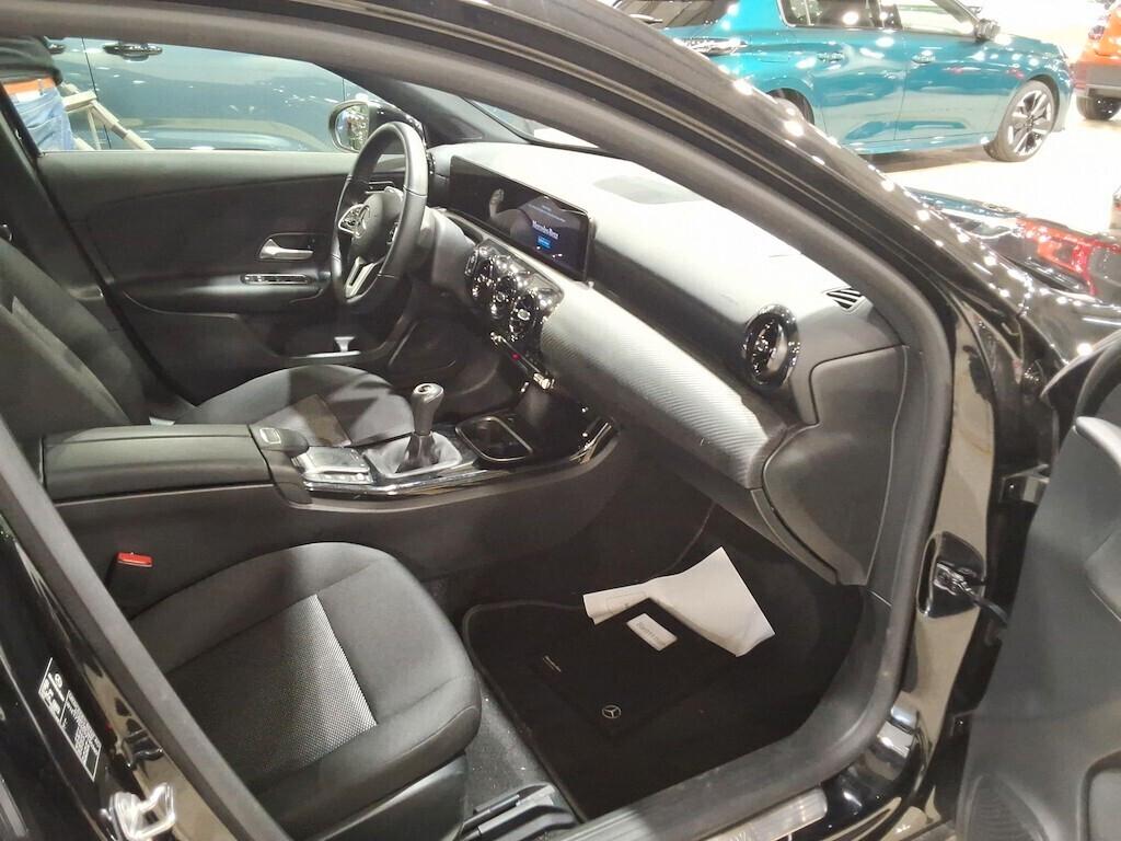 MERCEDES-BENZ A 180D 116CV 6M. BUSINESS SOLUTION ( FARI LED - NAVI PREMIUM - CRUISE - PARK ASSISTANT ) CC. 1.950