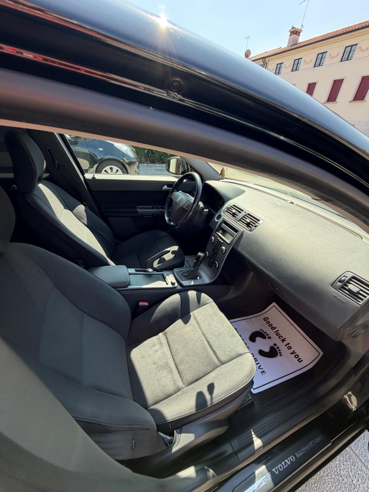 Volvo V50 D2 R-design